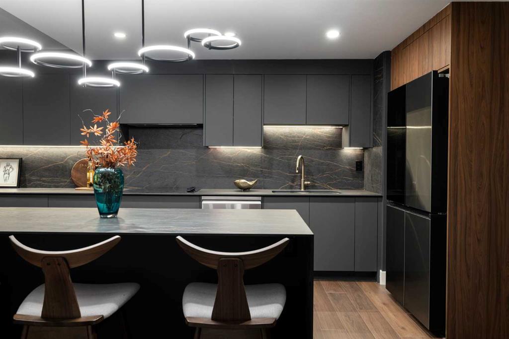 Picture for 907, 330 26 Avenue SW