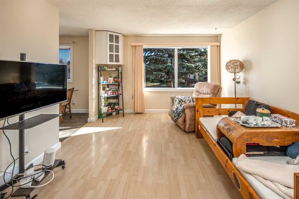 Picture for 112 Shawmeadows Crescent SW