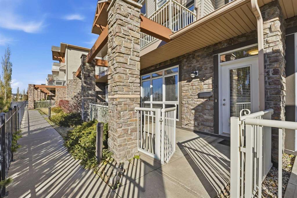 Picture for 3, 132 Rockyledge View NW