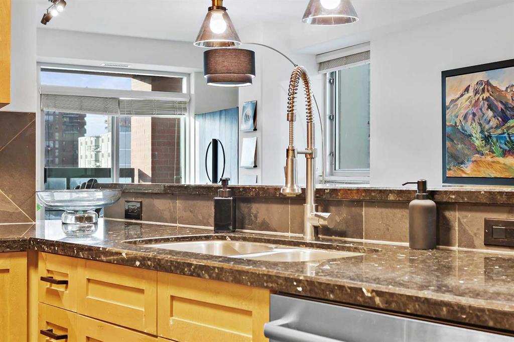 Picture for 305, 836 15 Avenue SW