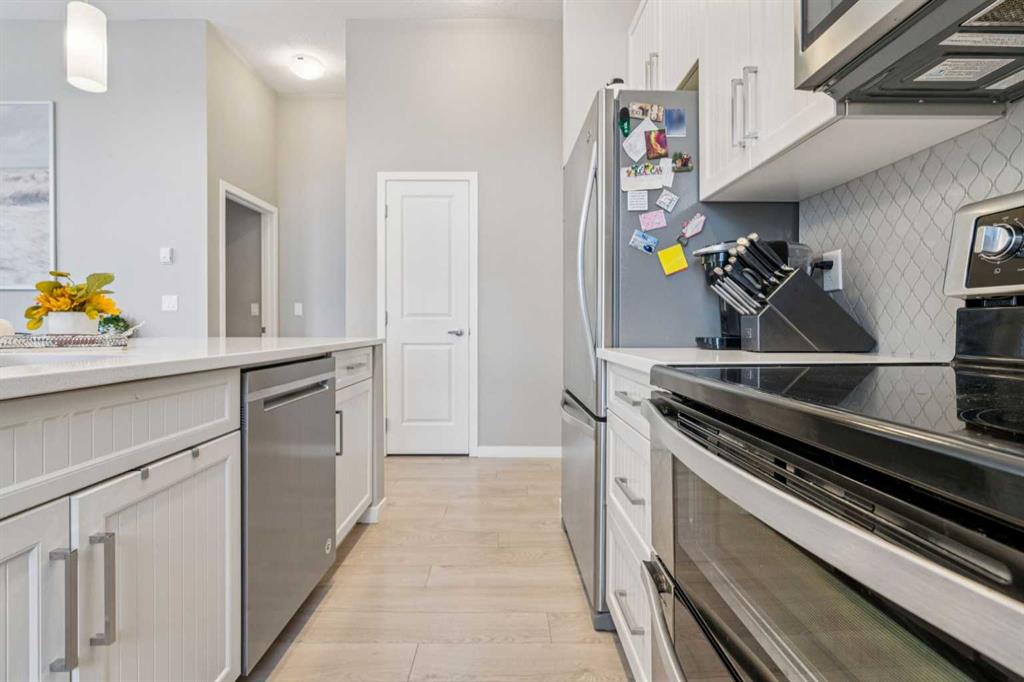 Picture for 115, 10 Mahogany Mews SE