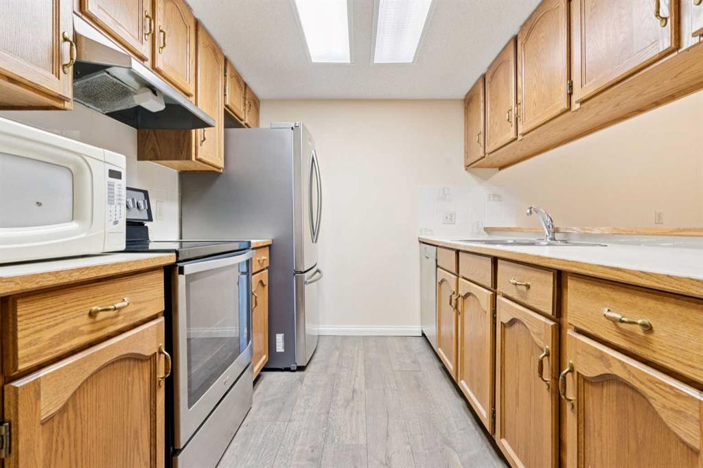 Picture for 103, 2011 University Drive NW