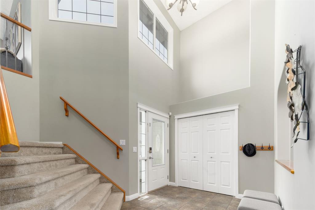 Picture for 38 Simcoe Crescent SW