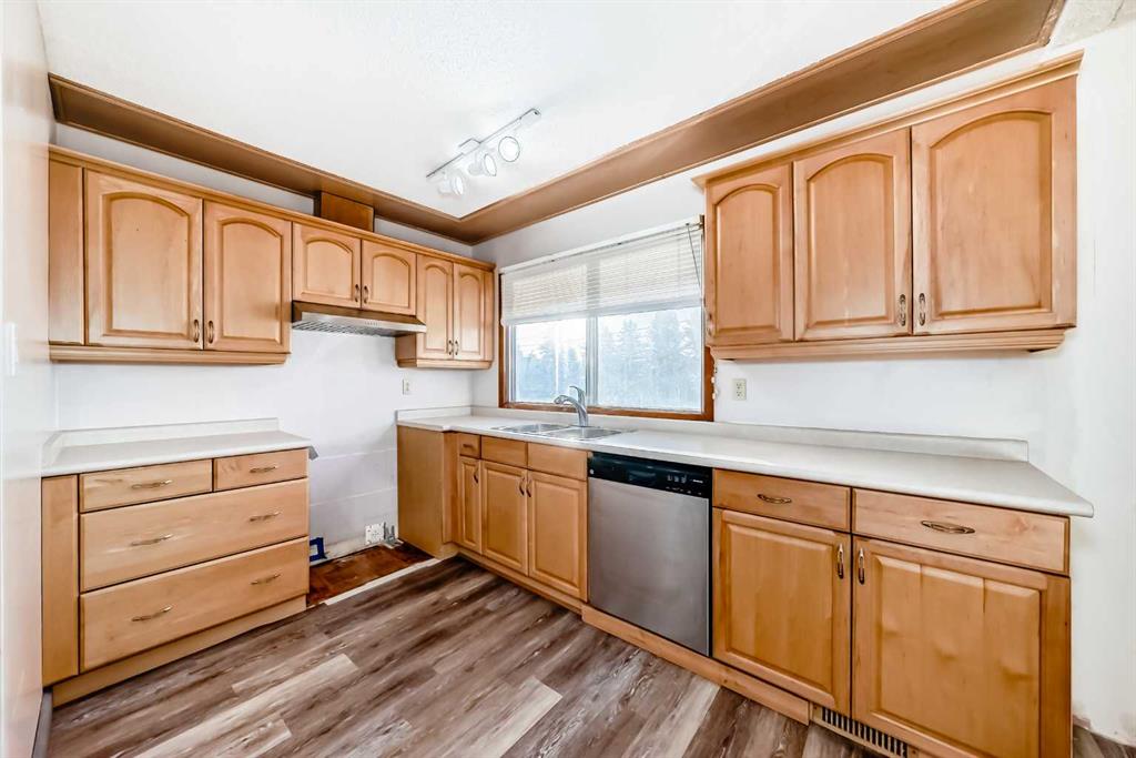 Picture for 4703 35 Avenue SW