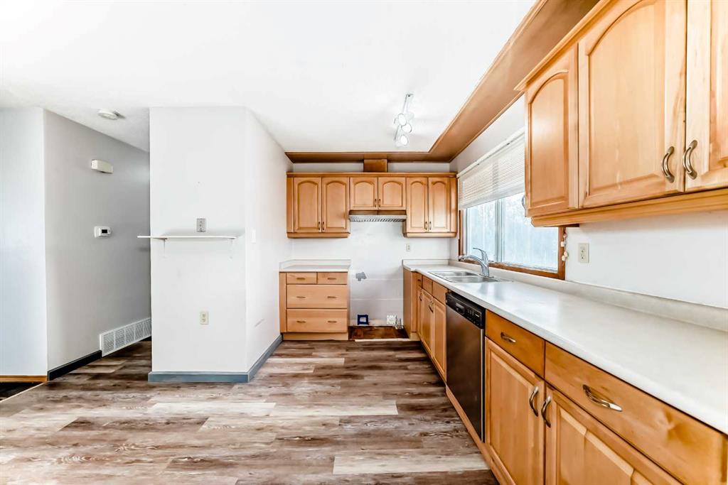 Picture for 4703 35 Avenue SW