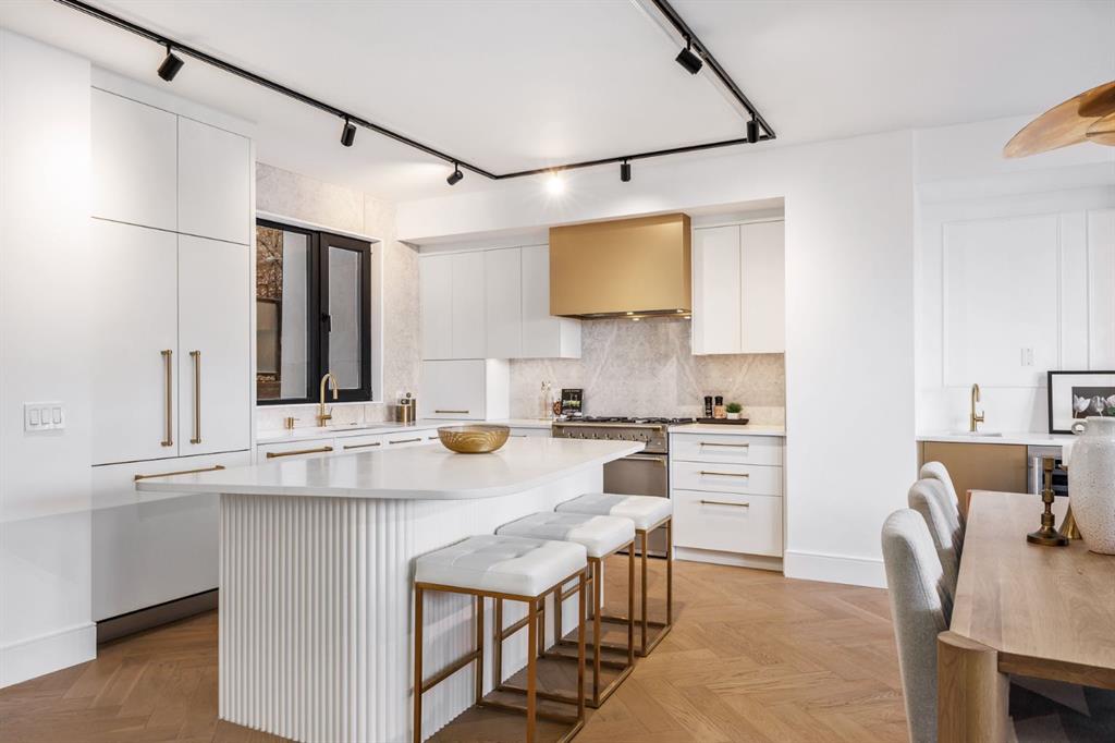 Picture for 2, 2703 Erlton Street SW