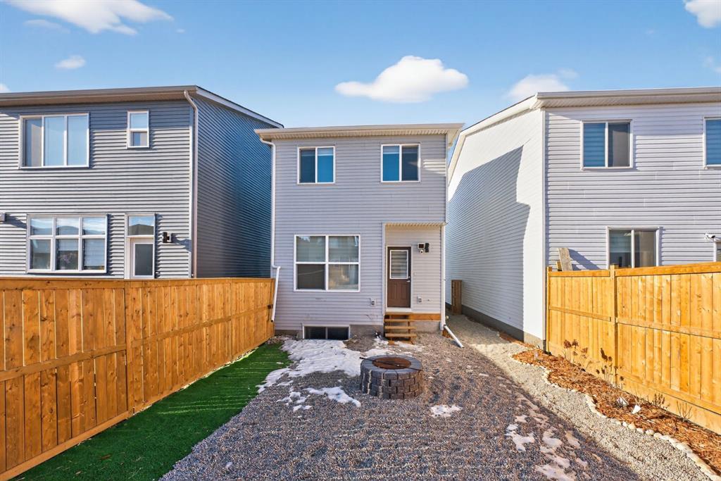 Picture for 324 Hotchkiss Drive SE