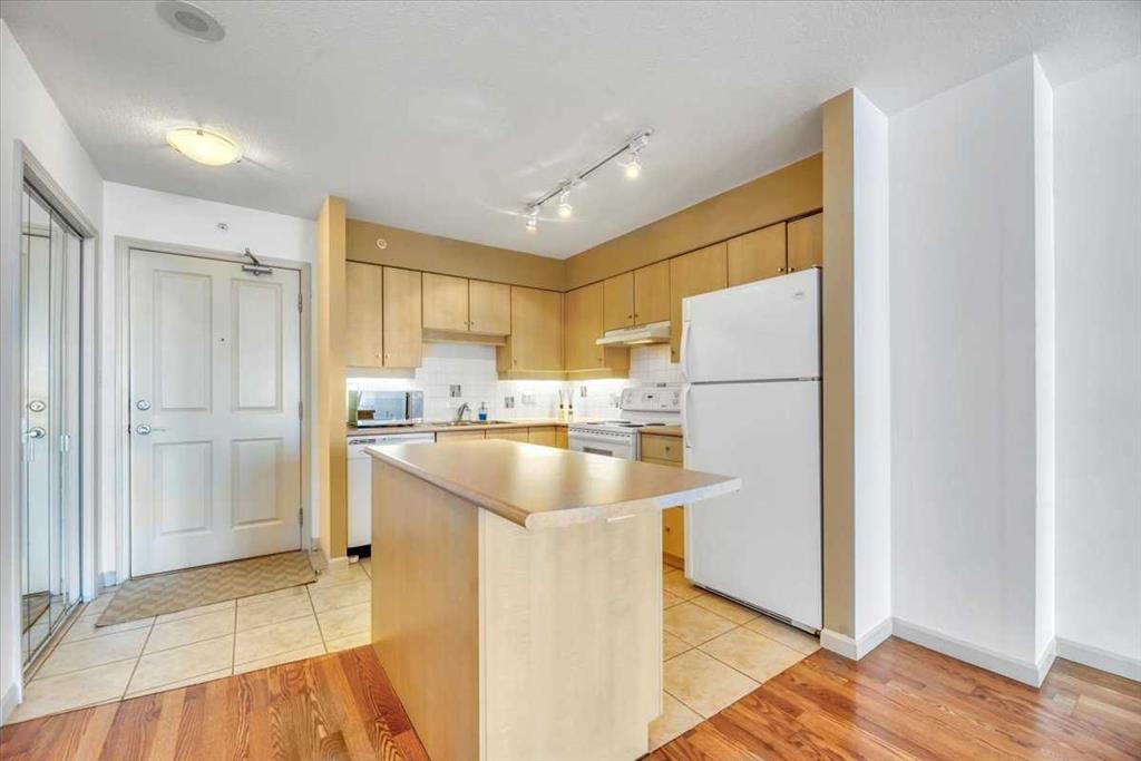 Picture for 804, 650 10 Street SW