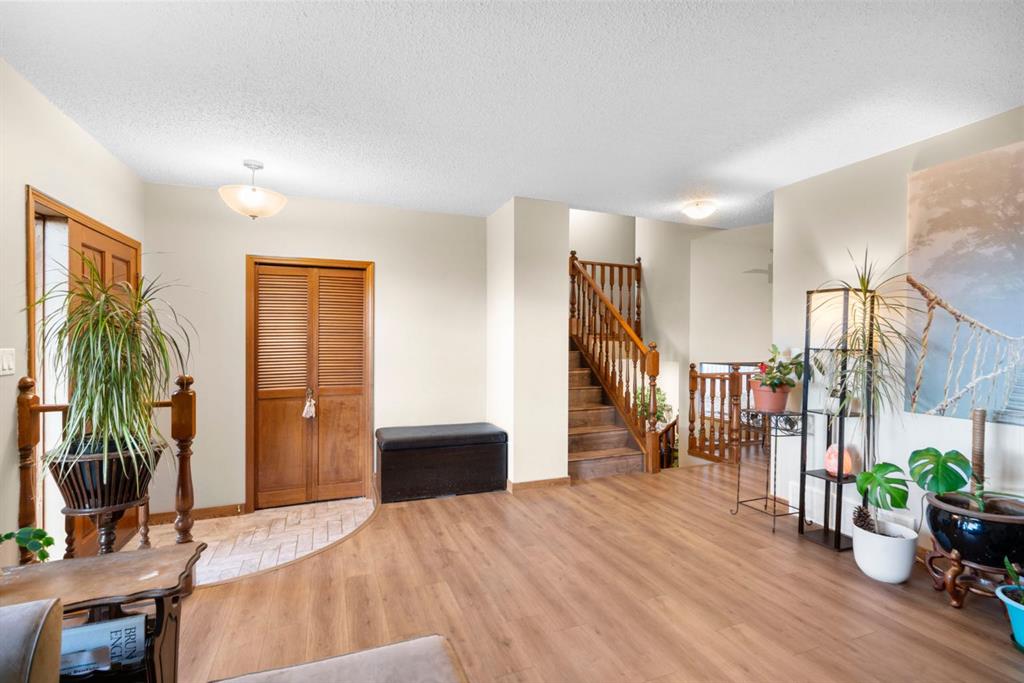 Picture for 10 Carolina Drive W