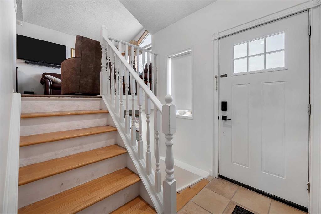 Picture for 192 Rivercrest Close SE