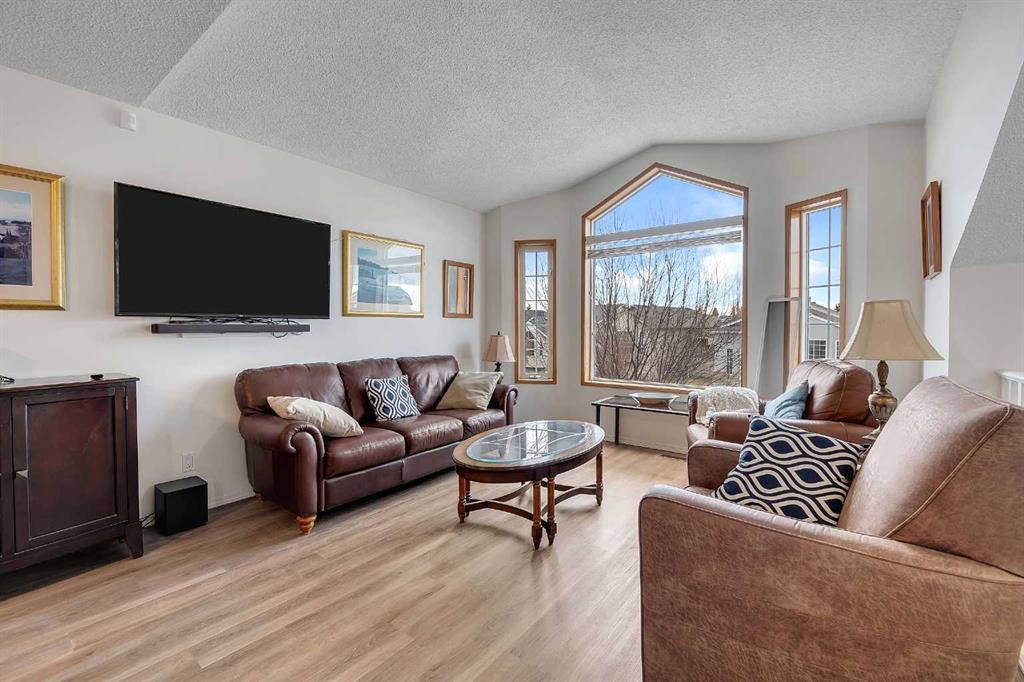 Picture for 192 Rivercrest Close SE