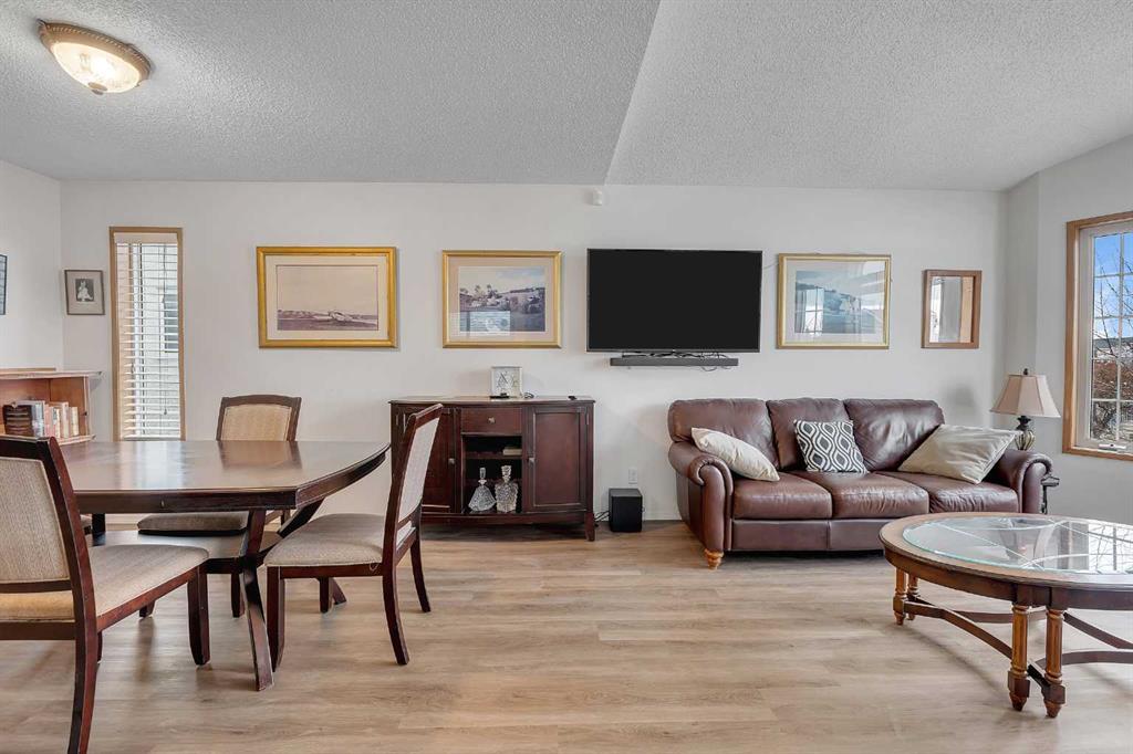 Picture for 192 Rivercrest Close SE