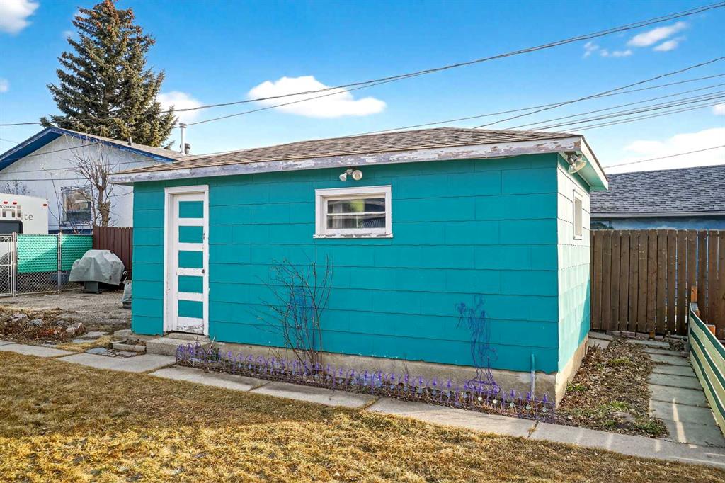 Picture for 1411 20 Avenue NW