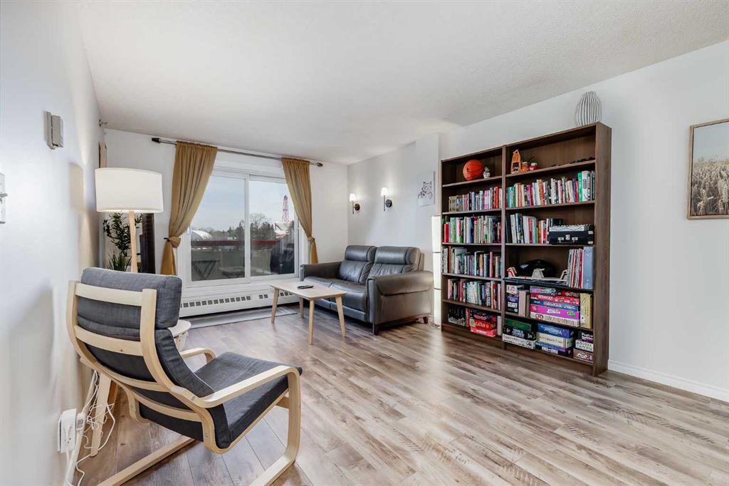 Picture for 406, 2011 University Drive NW