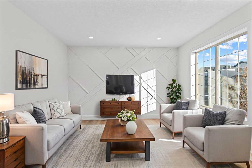 Picture for 52 Martin Crossing Rise NE