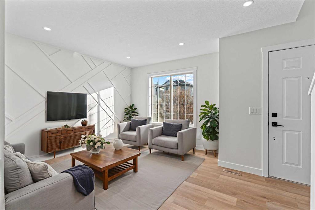 Picture for 52 Martin Crossing Rise NE