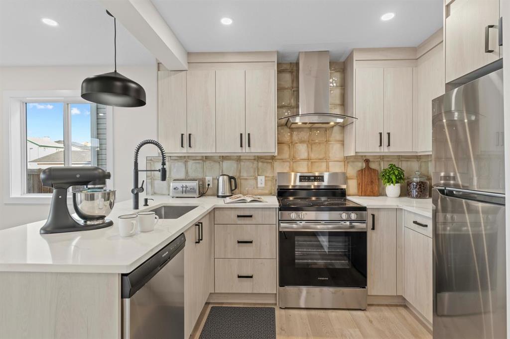 Picture for 52 Martin Crossing Rise NE