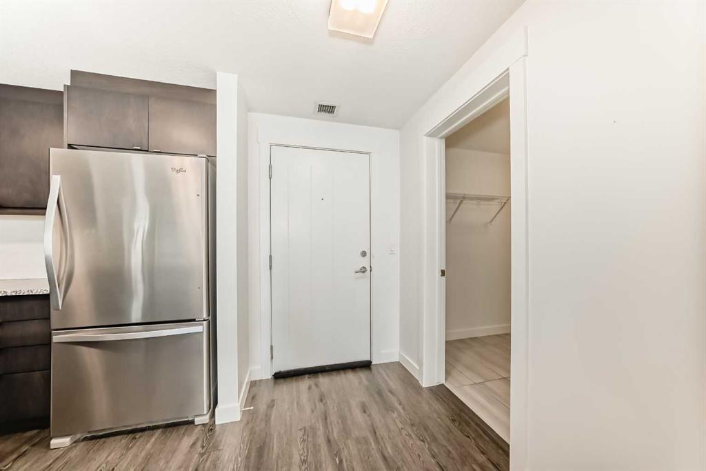 Picture for 121, 15 Aspenmont Heights SW