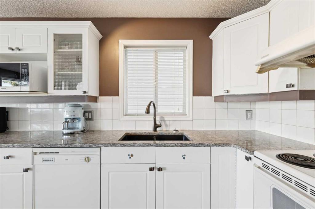 Picture for 18 Bridlewood Way SW