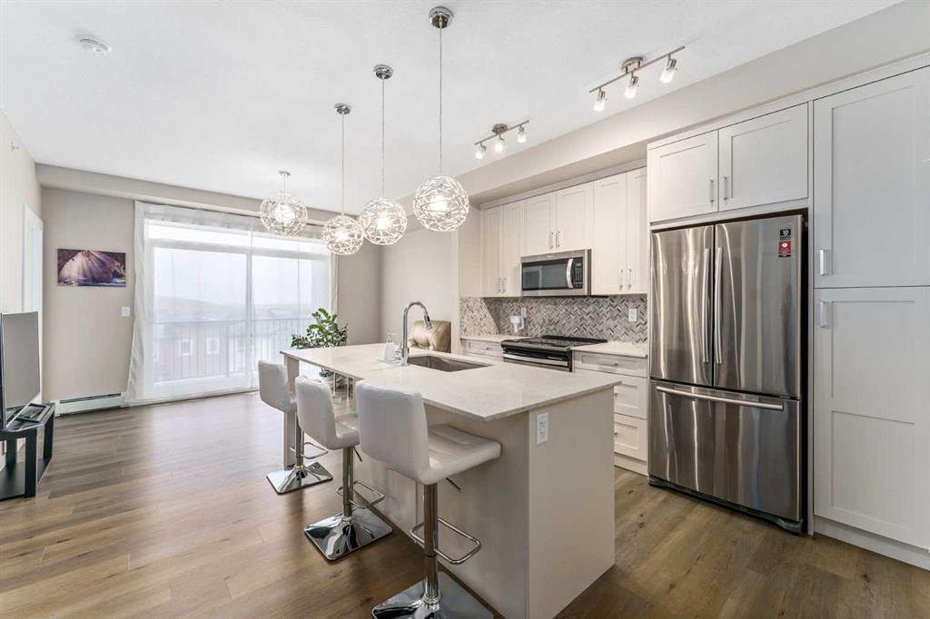 Picture for 410, 35 Walgrove Walk SE