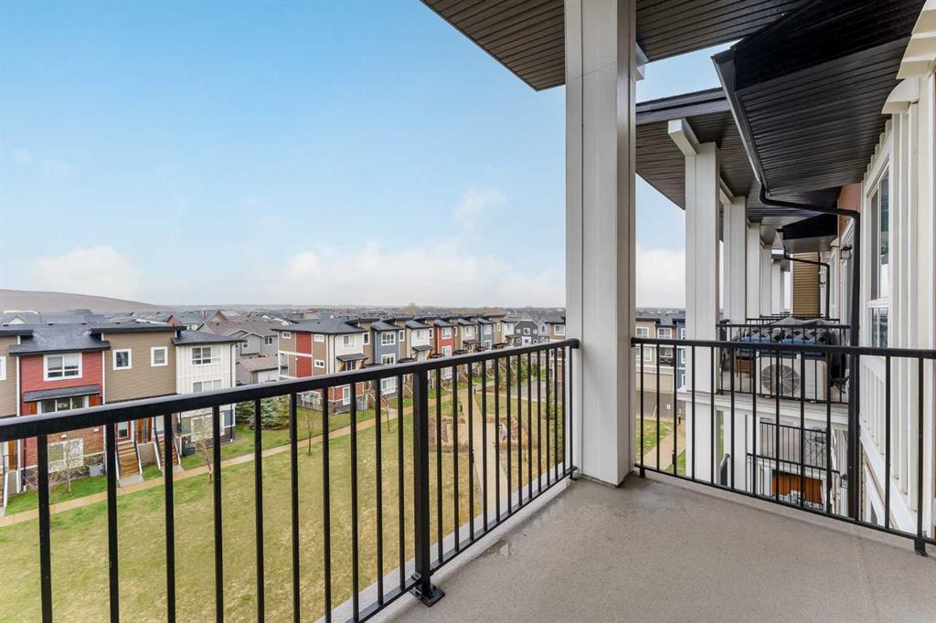 Picture for 410, 35 Walgrove Walk SE