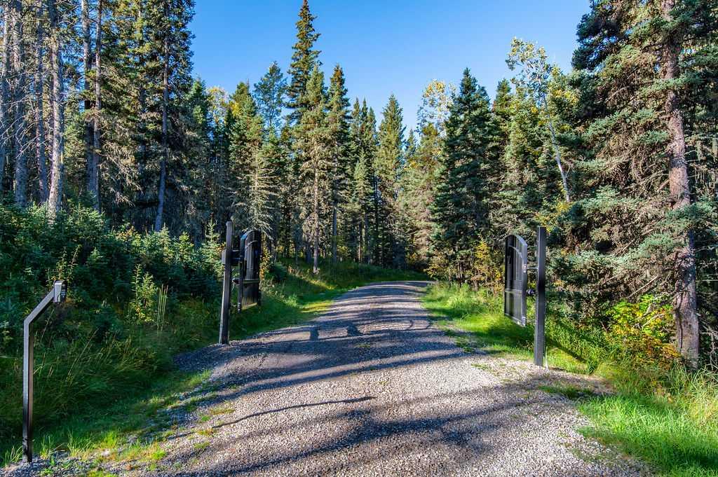 Picture for 272121 Coalmine Road W