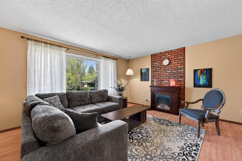 Picture for 3139 Oakwood Drive SW
