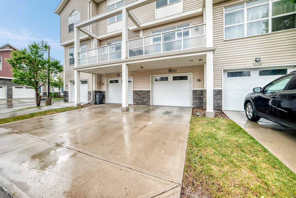 Picture for 608 Redstone View NE