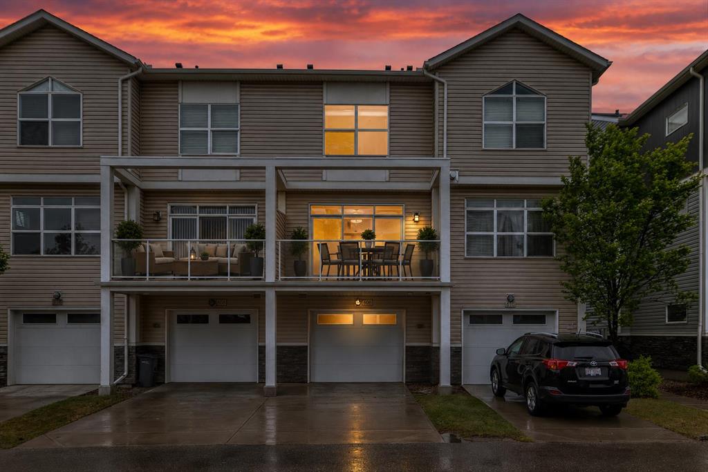 Picture for 608 Redstone View NE