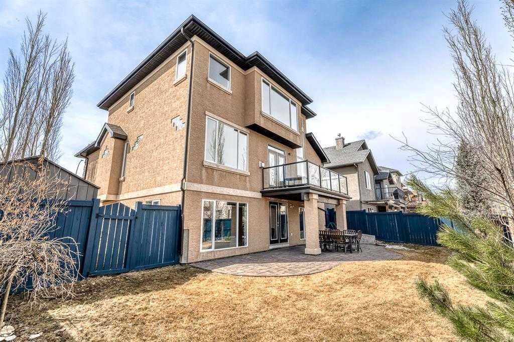 Picture for 32 Evercreek Bluffs Crescent SW