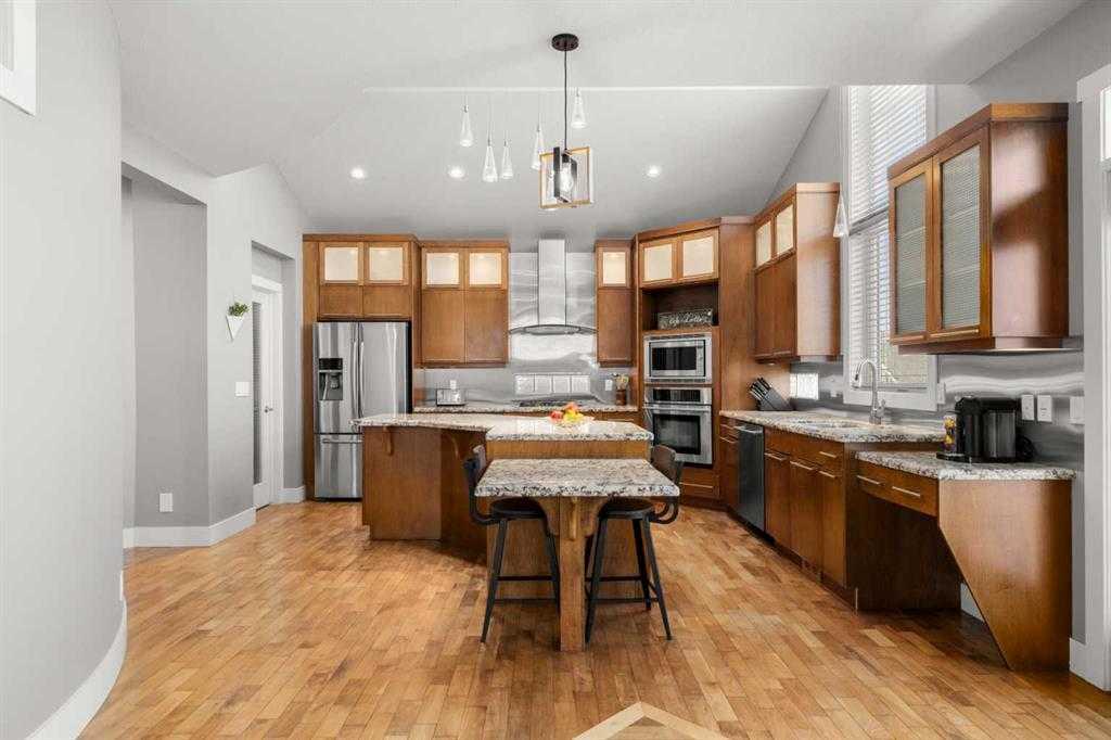Picture for 32 Evercreek Bluffs Crescent SW