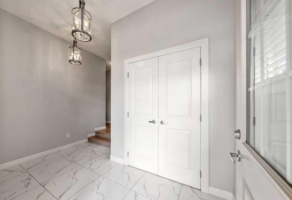 Picture for 435 Evansglen Drive NW
