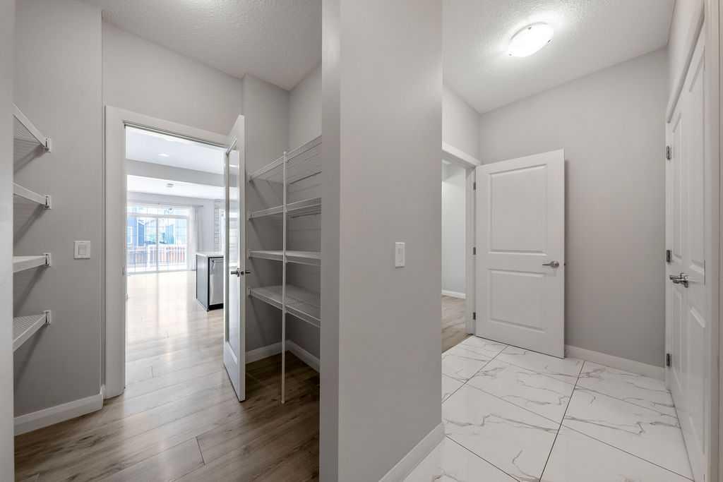 Picture for 435 Evansglen Drive NW
