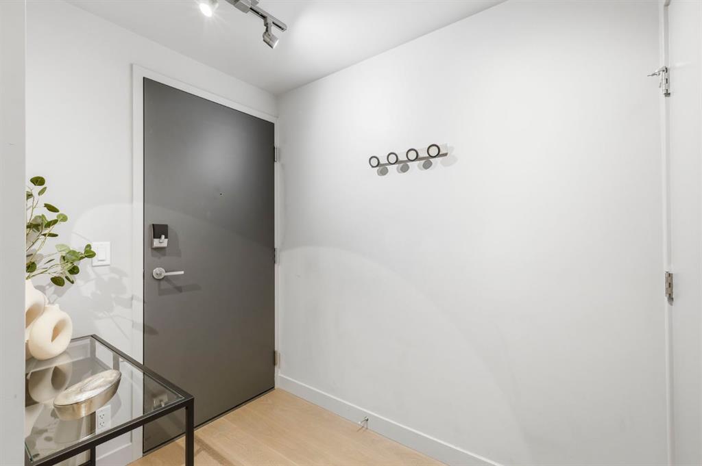 Picture for 1906, 1010 6 Street SW