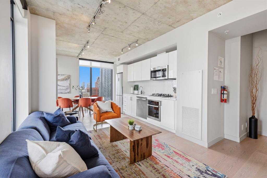 Picture for 1906, 1010 6 Street SW