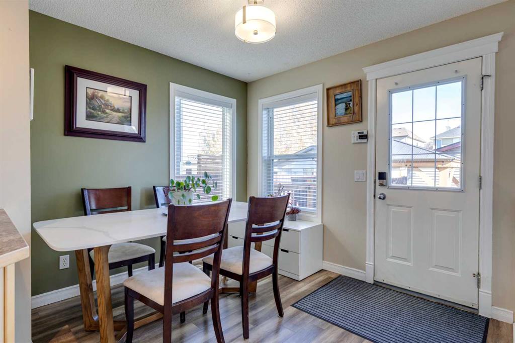Picture for 85 Crystal Shores Crescent  https://www.cirrealty.ca/reb/creb/85/A2266485_11.jpg