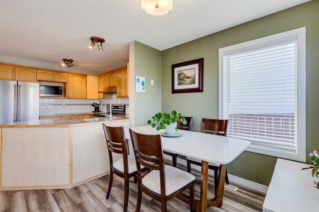 Picture for 85 Crystal Shores Crescent  https://www.cirrealty.ca/reb/creb/85/A2266485_12.jpg