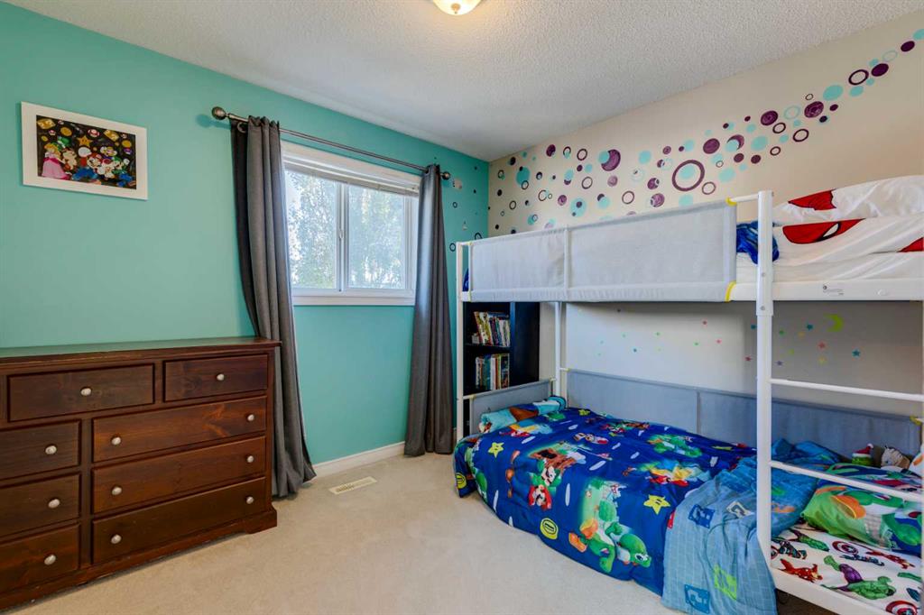 Picture for 85 Crystal Shores Crescent  https://www.cirrealty.ca/reb/creb/85/A2266485_18.jpg
