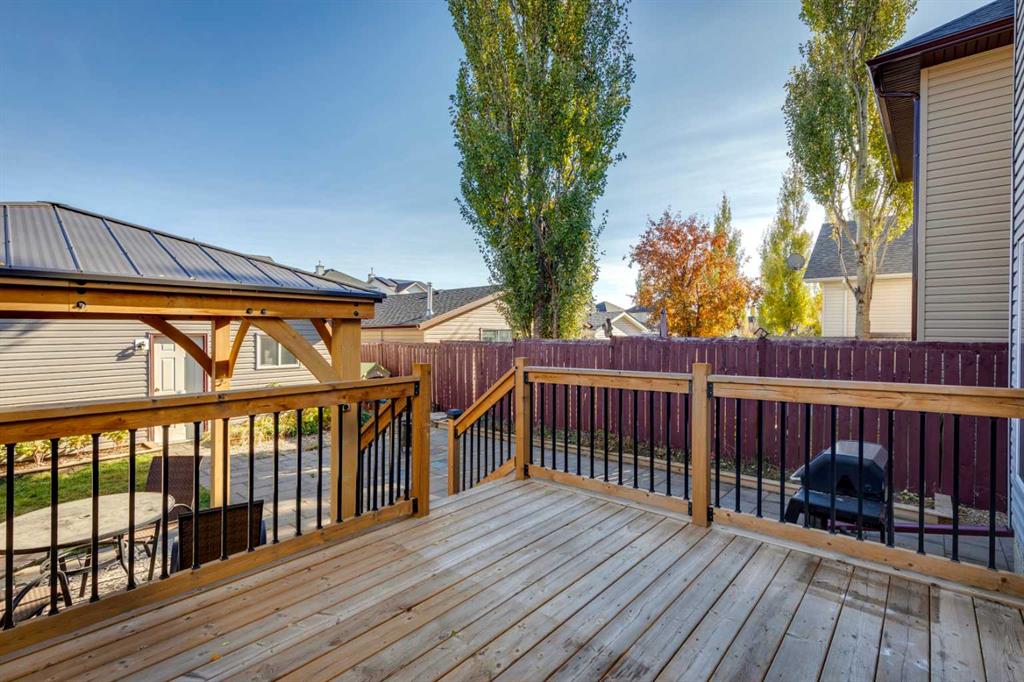 Picture for 85 Crystal Shores Crescent  https://www.cirrealty.ca/reb/creb/85/A2266485_28.jpg