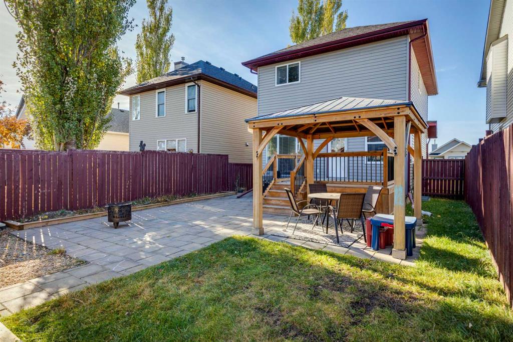 Picture for 85 Crystal Shores Crescent  https://www.cirrealty.ca/reb/creb/85/A2266485_31.jpg