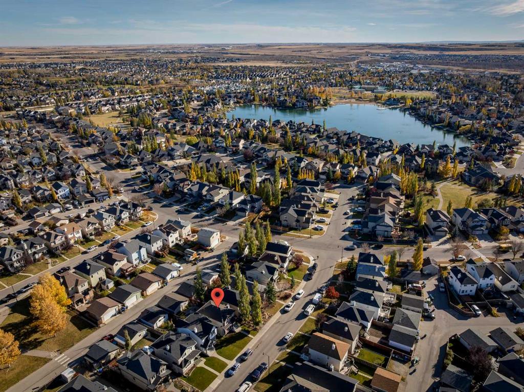 Picture for 85 Crystal Shores Crescent  https://www.cirrealty.ca/reb/creb/85/A2266485_40.jpg