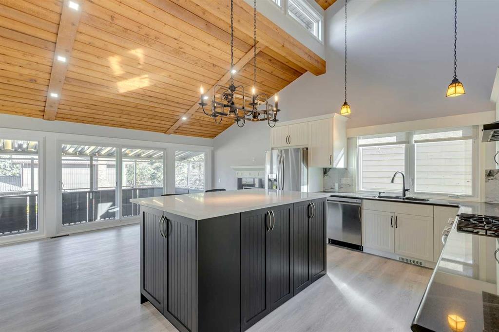 Picture for 3020 Palliser Drive SW https://www.cirrealty.ca/reb/creb/85/A2266685_10.jpg