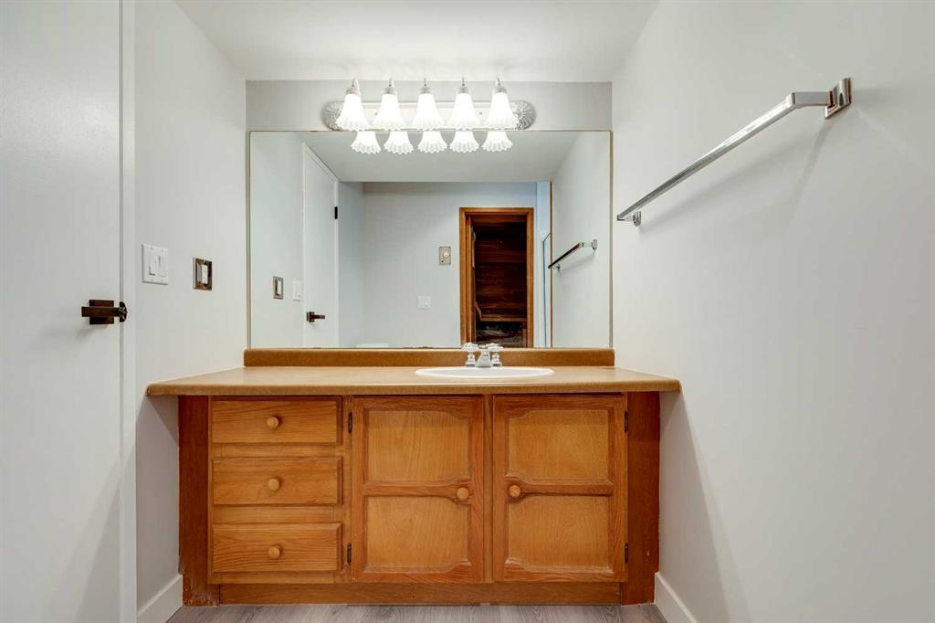 Picture for 3020 Palliser Drive SW https://www.cirrealty.ca/reb/creb/85/A2266685_46.jpg