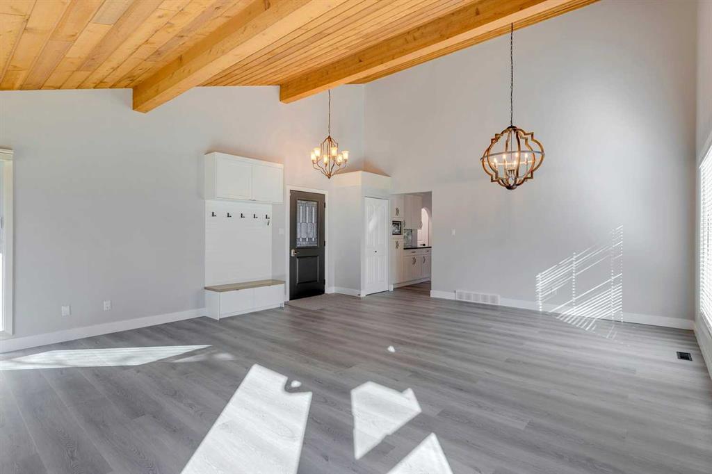 Picture for 3020 Palliser Drive SW https://www.cirrealty.ca/reb/creb/85/A2266685_8.jpg
