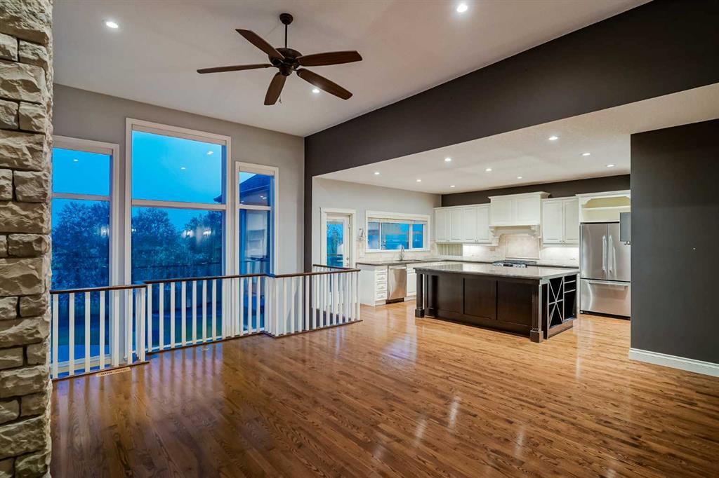 Picture for 231 Railway Close SE