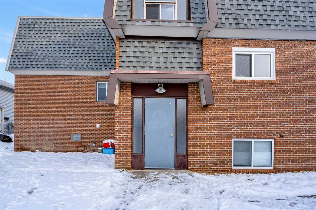 Picture for 101, 427 Huntsville Crescent NW