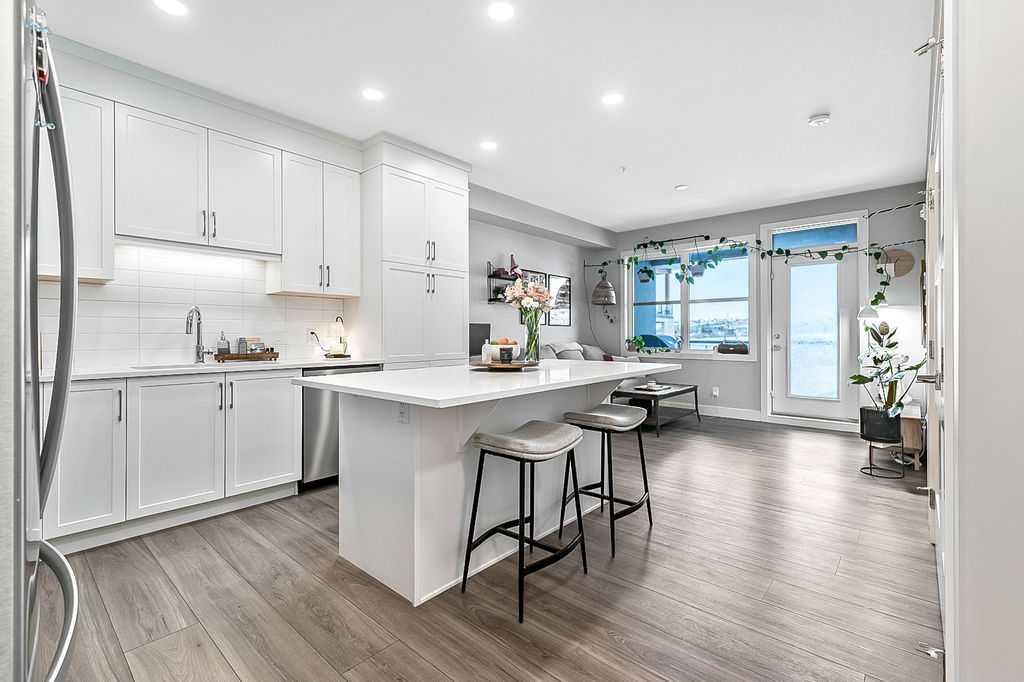 Picture for 302, 8355 19 Avenue SW