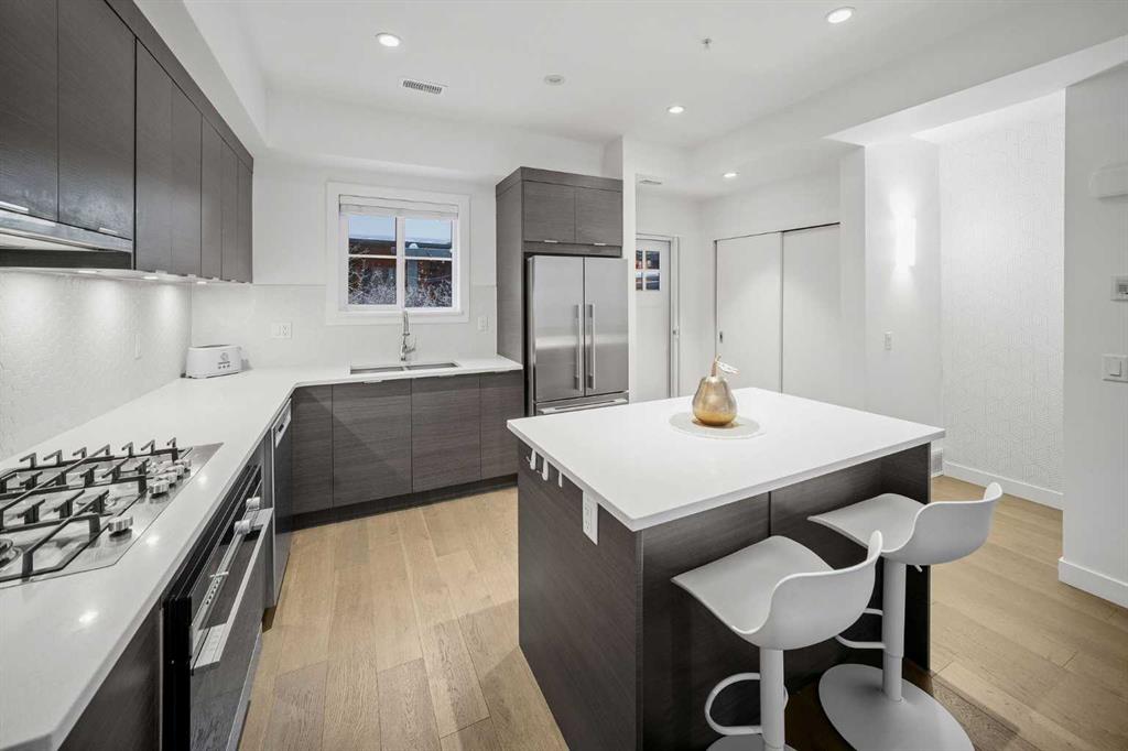 Picture for 302, 1818 14A Street SW