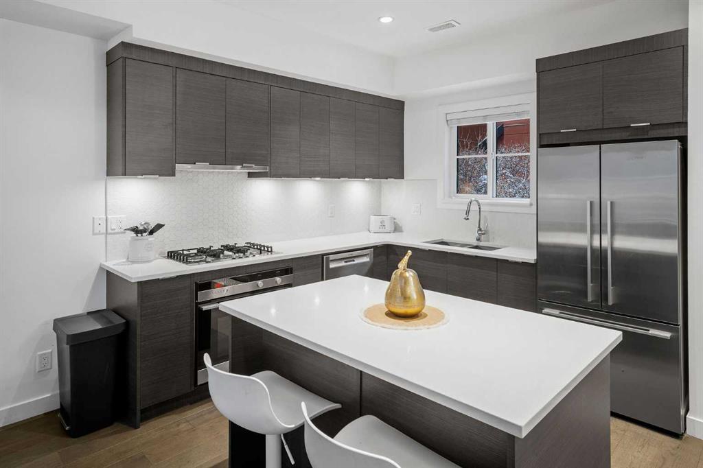 Picture for 302, 1818 14A Street SW