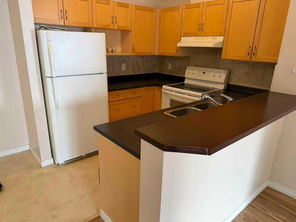 Picture for 3315, 70 Panamount Drive NW